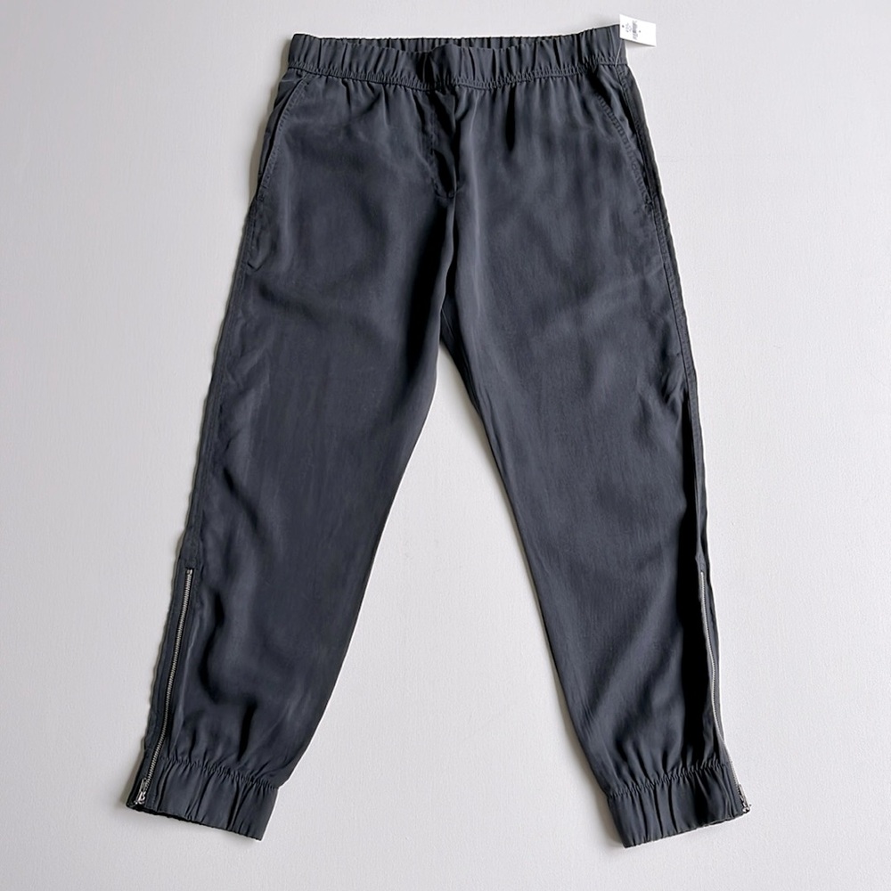Gap Lightweight Jogger Pant in Tencel- NWT- Cool Lake Blue- Size MEDIUM